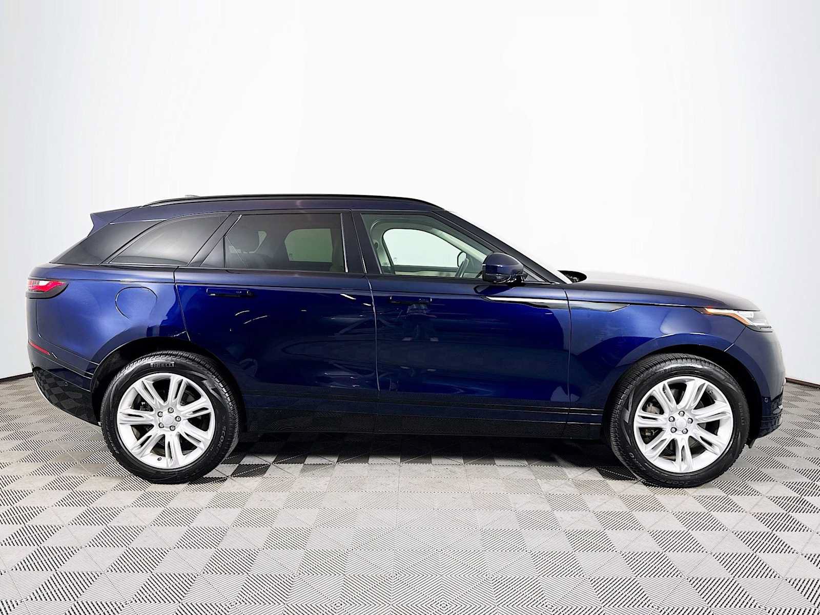 Used 2021 Land Rover Range Rover Velar S AWD/4WD image 4