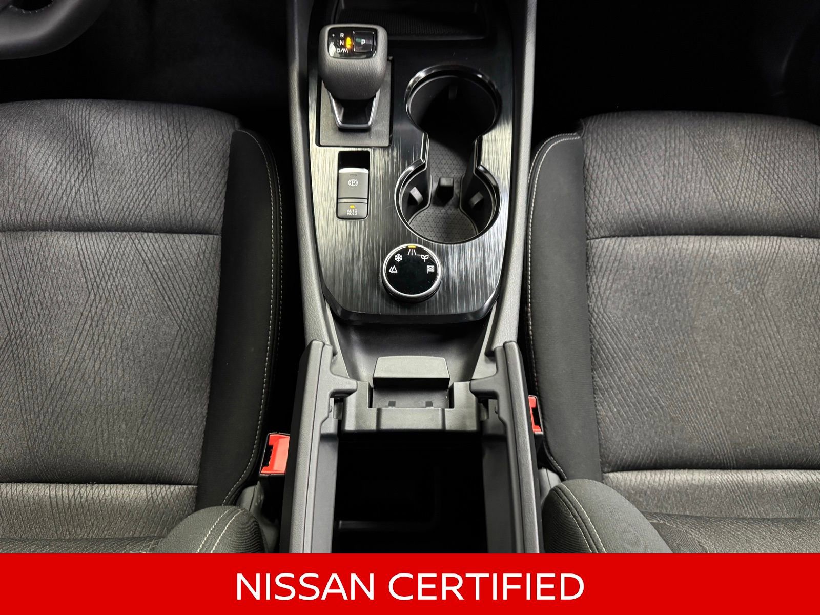Certified 2025 Nissan Rogue SV image 31