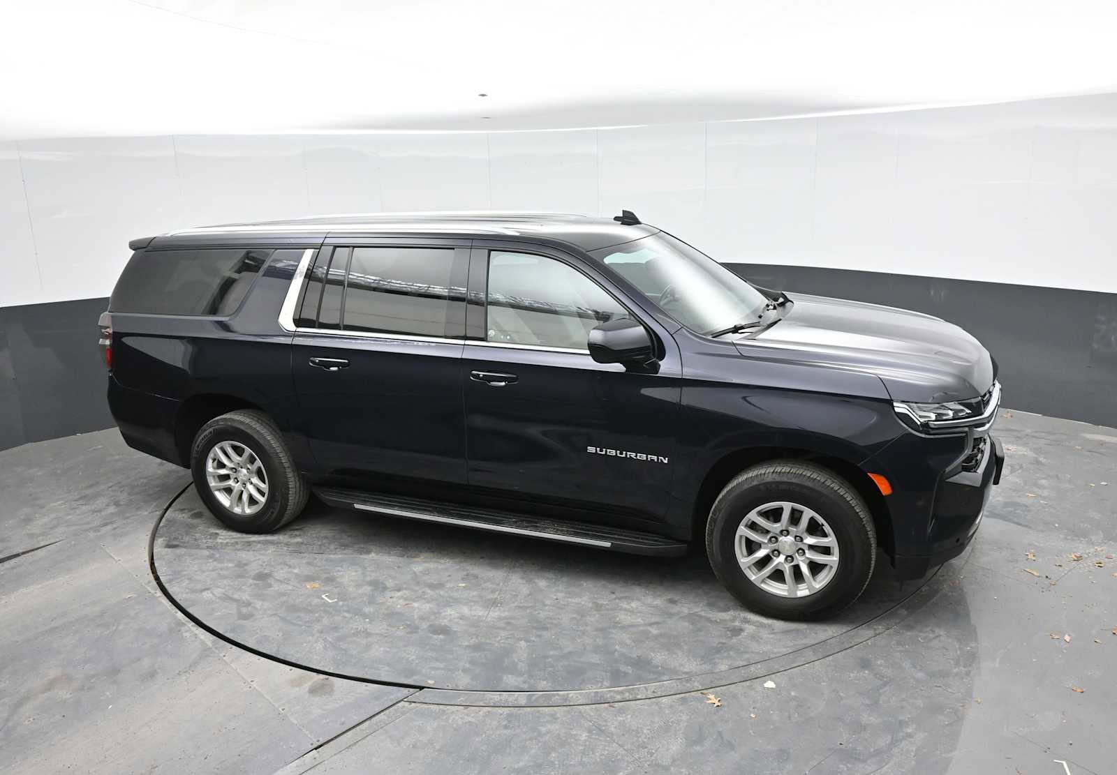 Used 2022 Chevrolet Suburban LS AWD/4WD image 35
