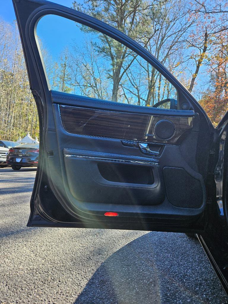 Used 2013 Jaguar XJ L Portfolio image 14