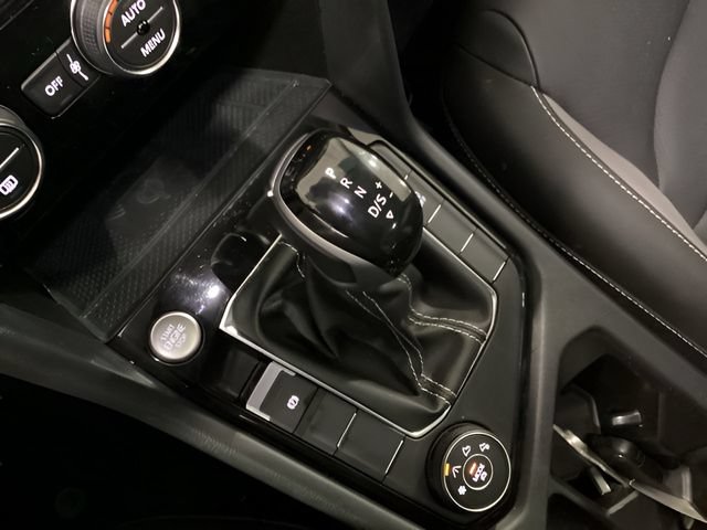 Certified 2024 Volkswagen Taos SEL AWD/4WD image 18