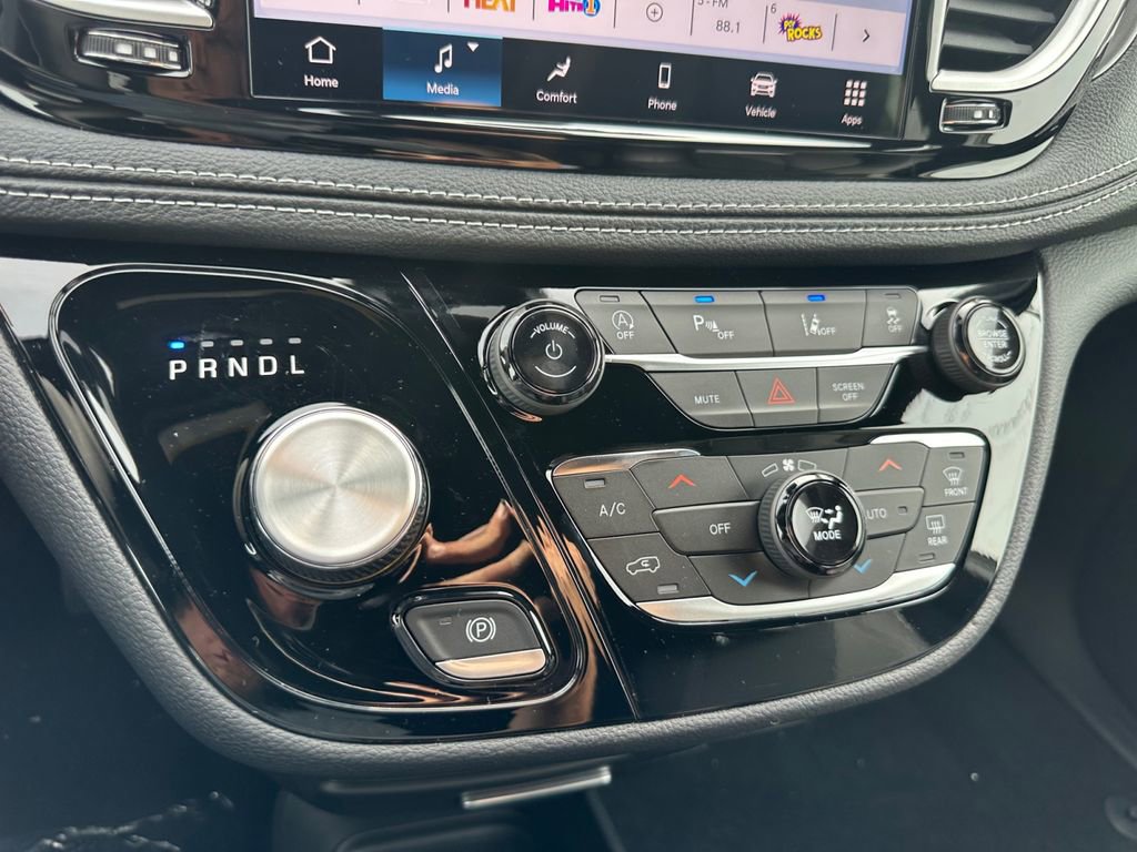 New 2026 Chrysler Pacifica Select image 20