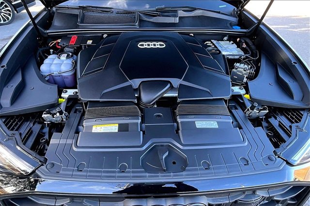 Used 2025 Audi Q8 Prestige w/ Prestige Package image 9