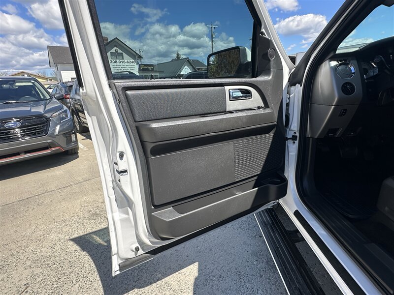 Used 2014 Ford Expedition EL Limited w/ Equipment Group 301A AWD/4WD image 39