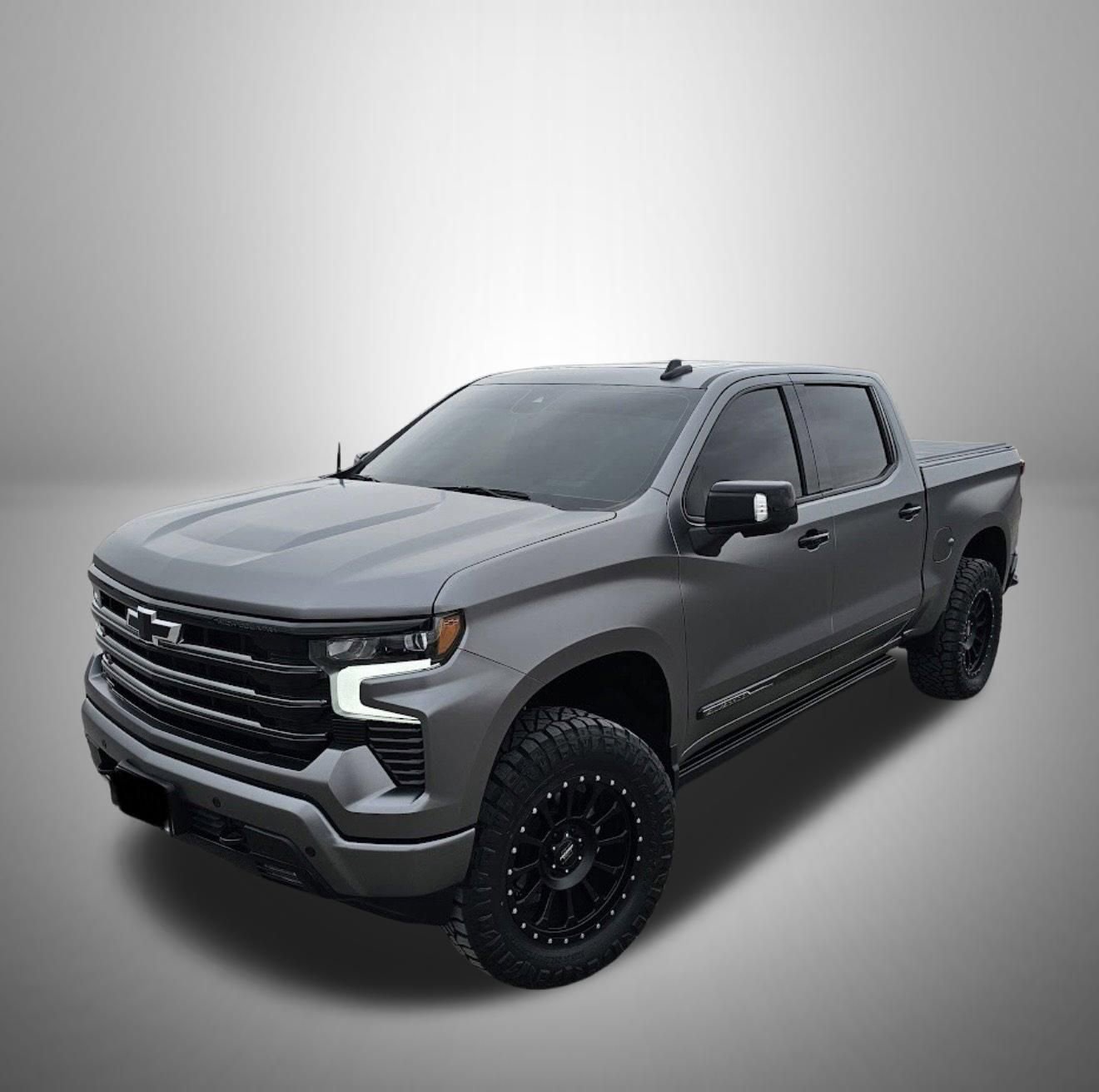 Used 2026 Chevrolet Silverado 1500 High Country w/ Midnight Edition AWD/4WD image 2