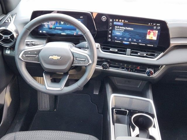 Used 2025 Chevrolet Equinox LT w/ Safety and Technology Package image 28