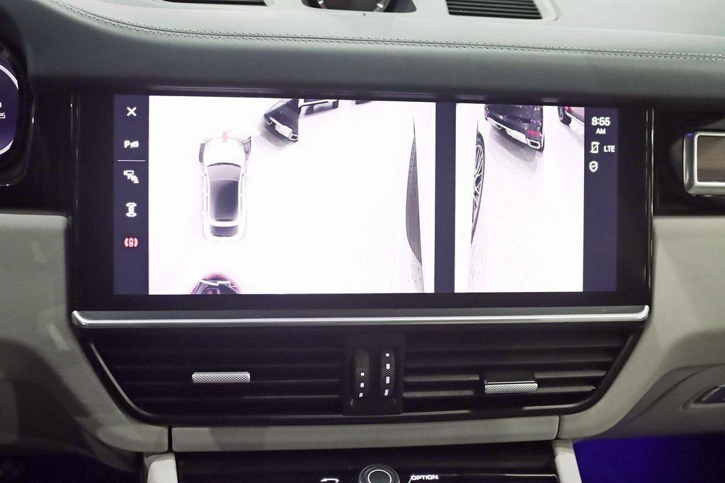 Used 2023 Porsche Cayenne Platinum Edition image 21