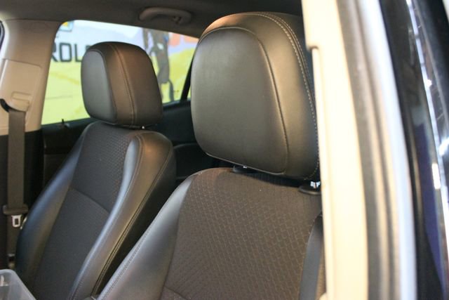 Used 2020 Buick Encore Preferred AWD/4WD image 17