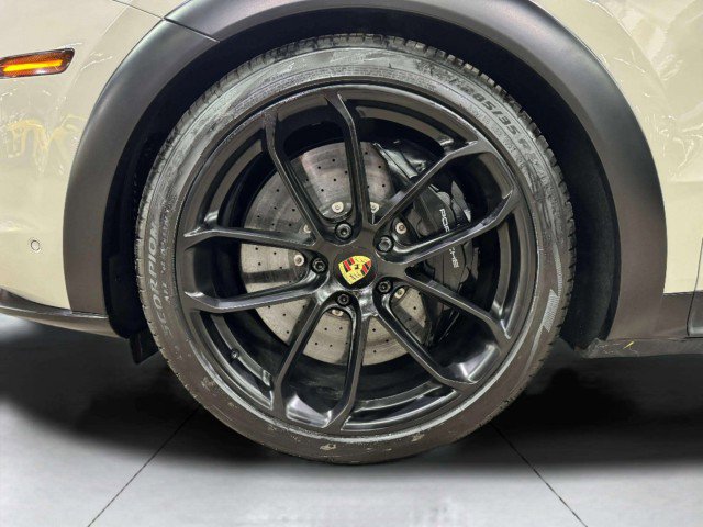 Used 2022 Porsche Cayenne Turbo GT image 95