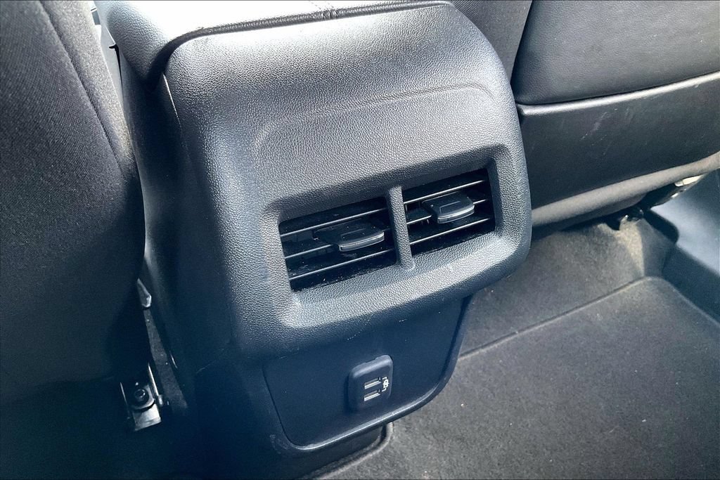 Used 2023 GMC Terrain SLE w/ Driver Convenience Package AWD/4WD image 32