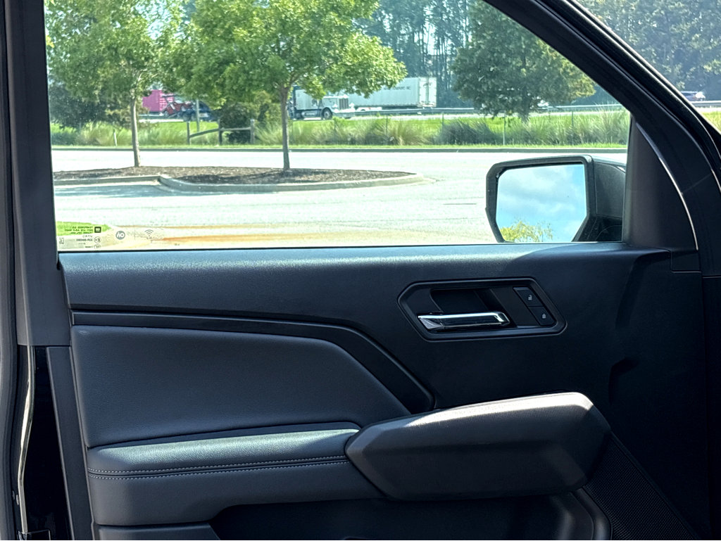 New 2024 Chevrolet Colorado LT w/ LT Convenience Package II image 10