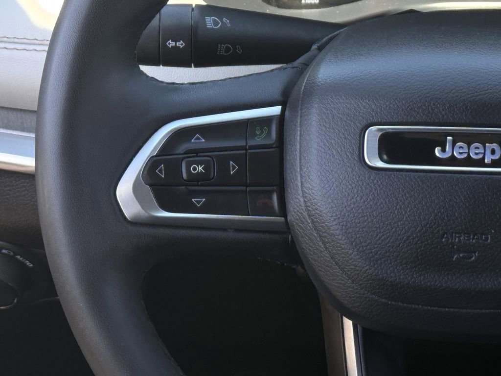 Used 2025 Jeep Compass Limited image 15