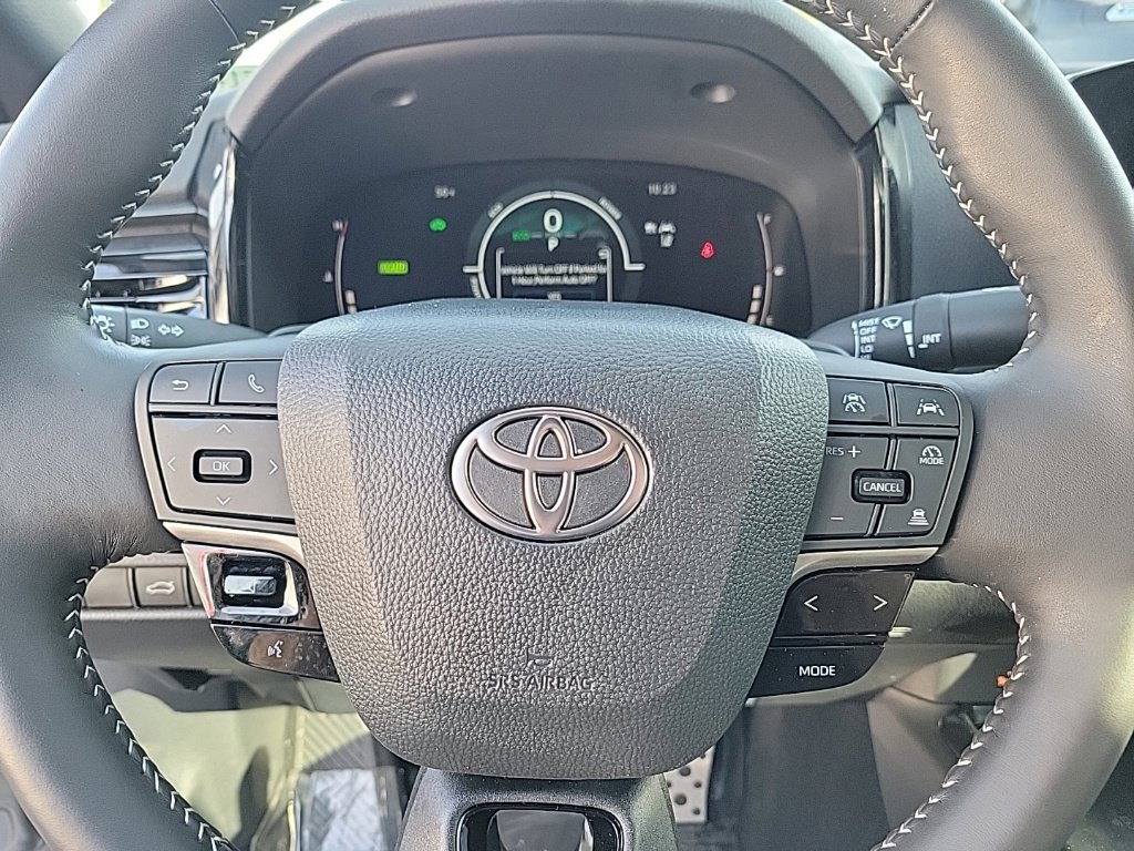 Used 2026 Toyota Camry SE w/ Convenience Package FWD image 12