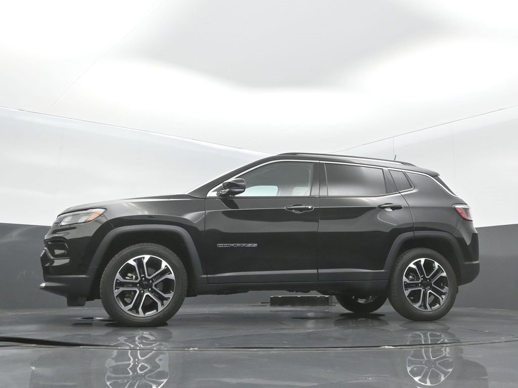 Certified 2022 Jeep Compass Limited image 32