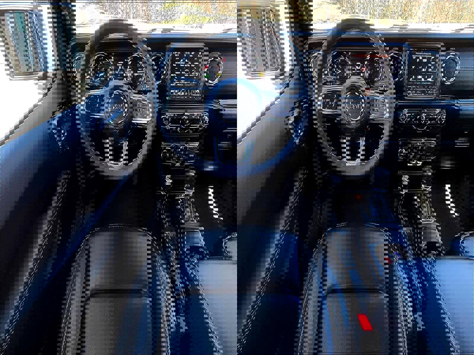 Used 2023 Jeep Wrangler Sahara w/ Cold Weather Group image 17