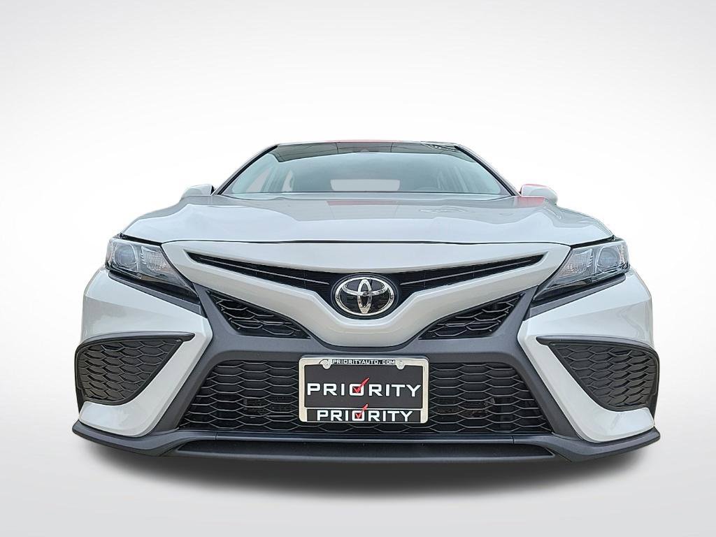 Used 2023 Toyota Camry SE FWD image 7