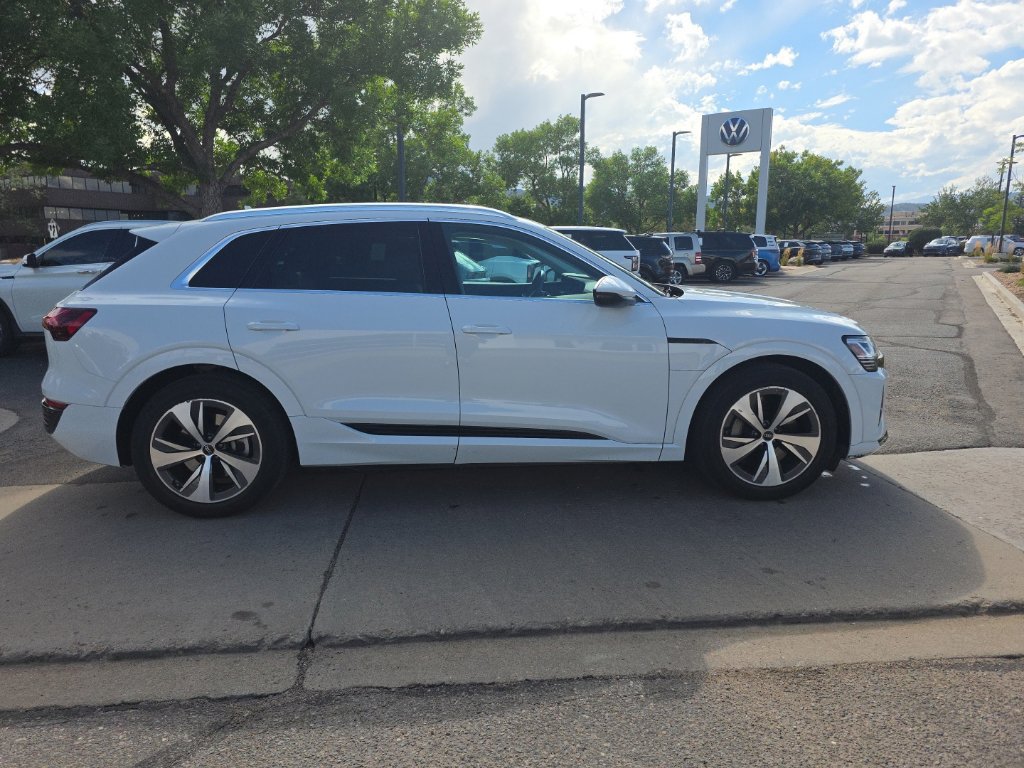 Used 2024 Audi Q8 e-tron Premium AWD/4WD image 6