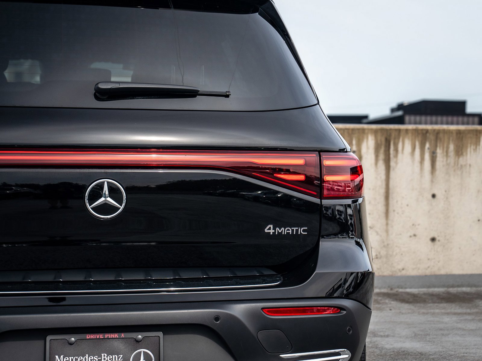 Used 2025 Mercedes-Benz EQB 300 4MATIC image 10