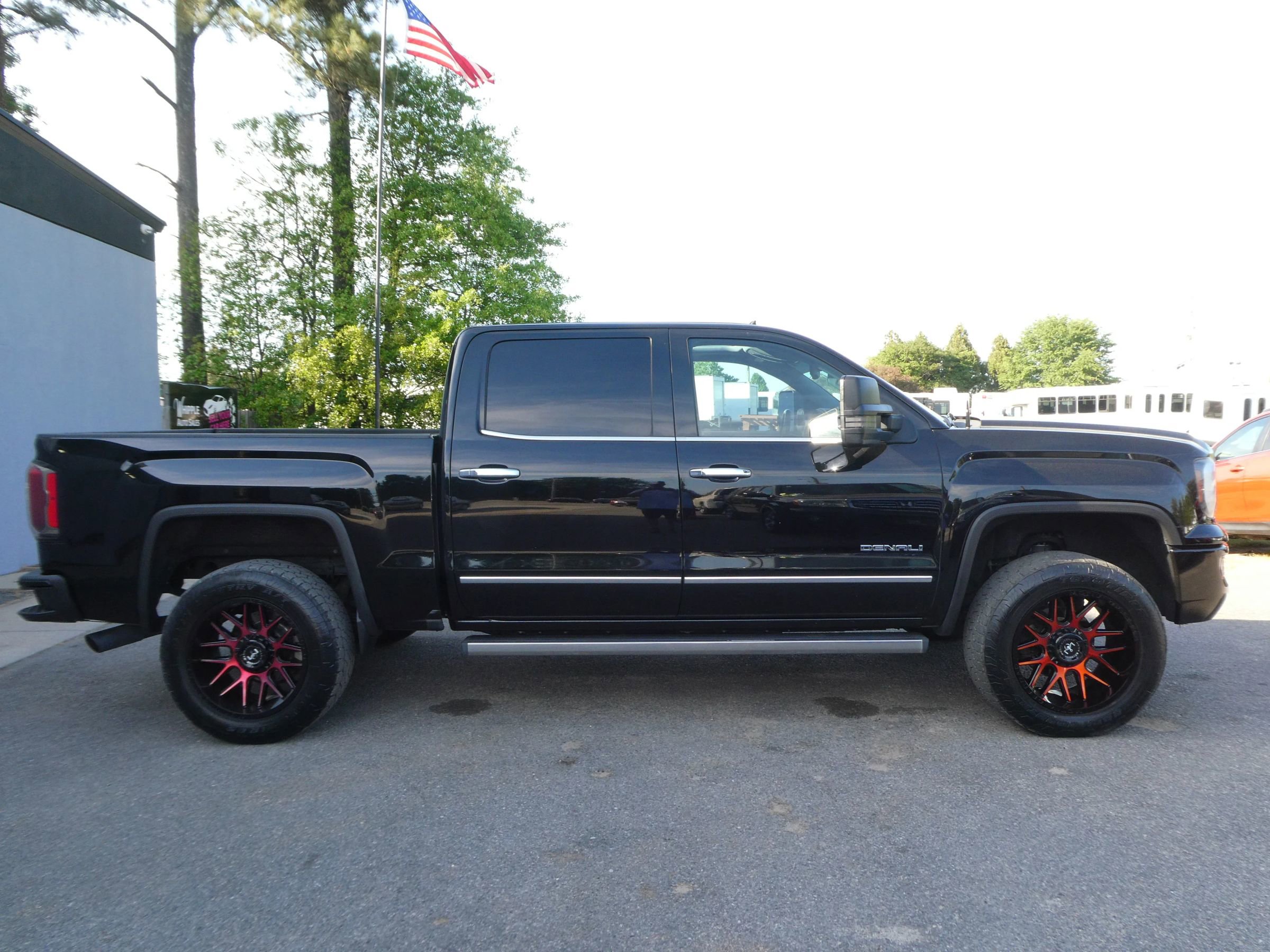 Used 2016 GMC Sierra 1500 Denali w/ Enhanced Driver Alert Package AWD/4WD image 4