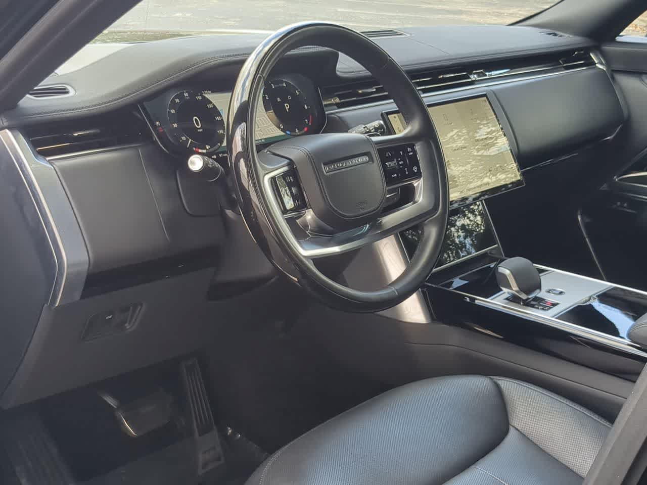 Certified 2025 Land Rover Range Rover SE AWD/4WD image 10