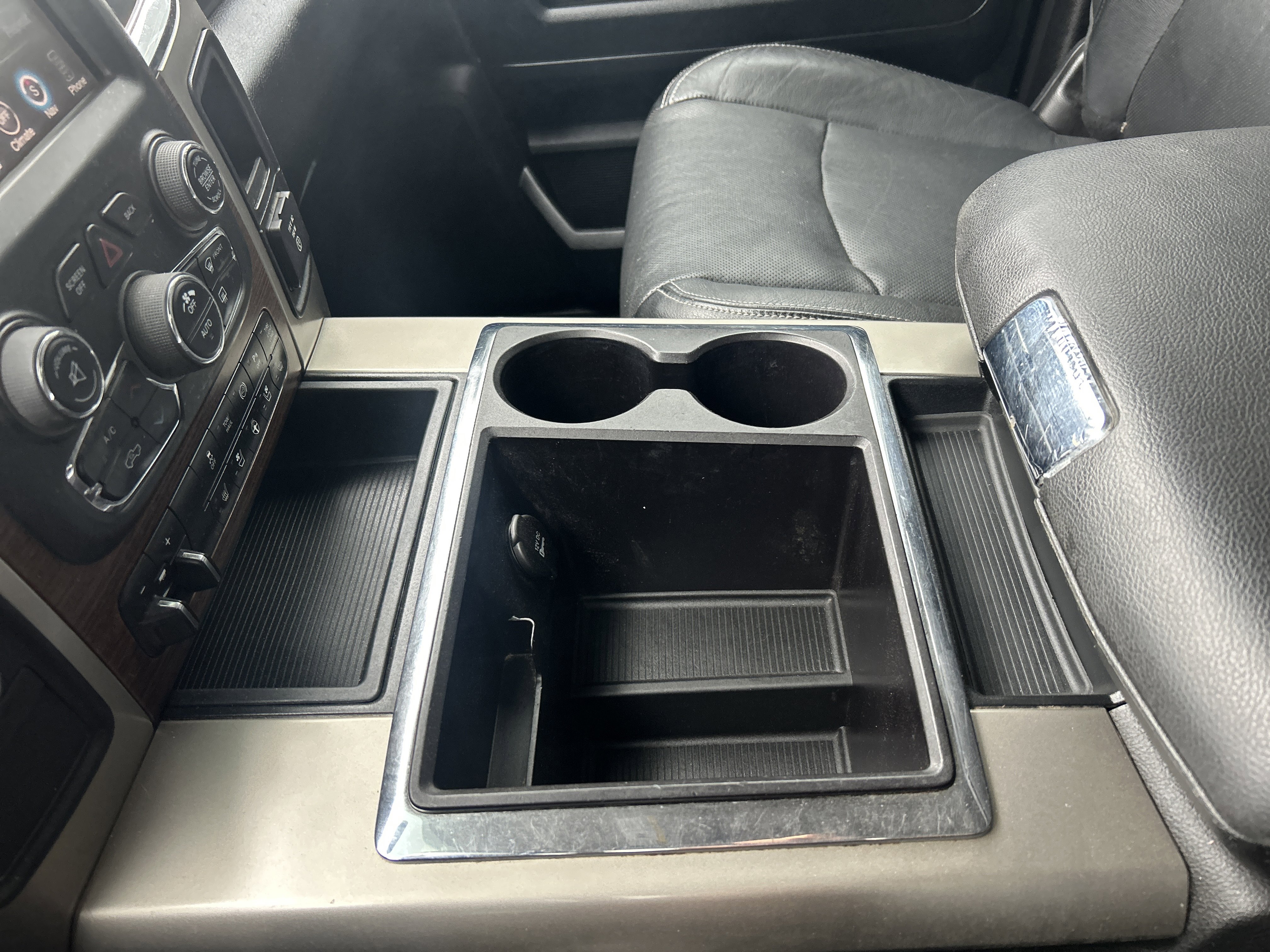 Used 2013 RAM 2500 Laramie w/ Convenience Group image 24