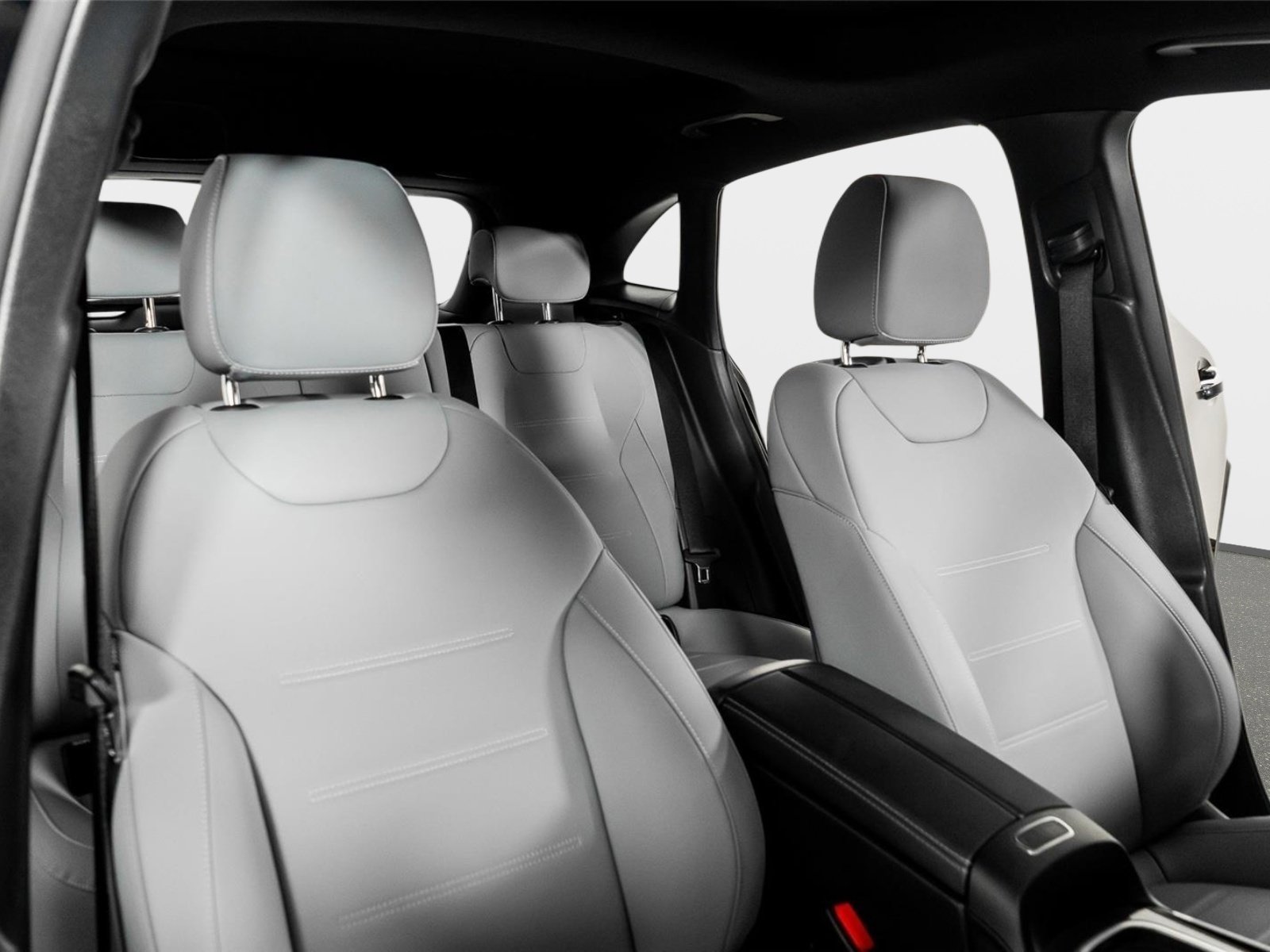 Used 2024 Mercedes-Benz GLA 35 AMG 4MATIC image 23