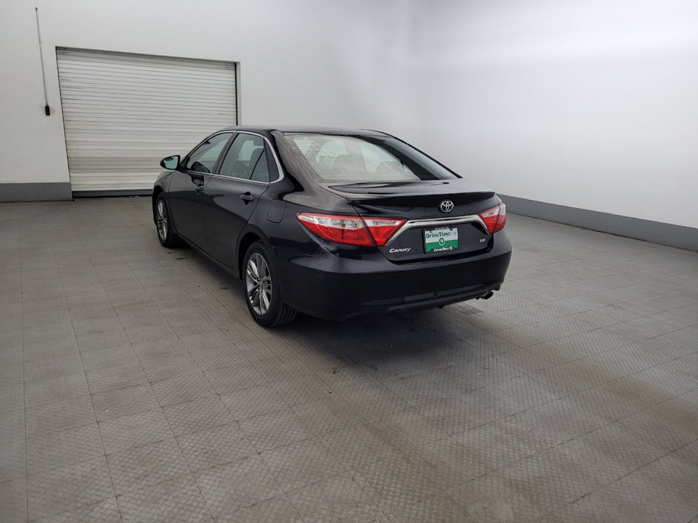 Used 2016 Toyota Camry SE w/ Moonroof Package FWD image 5