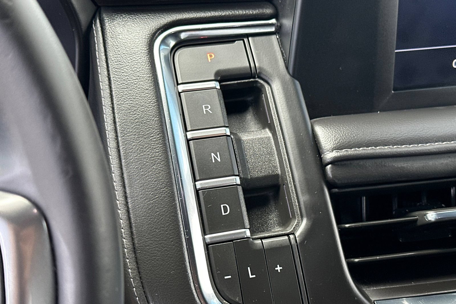 Used 2024 Chevrolet Tahoe LS RWD image 29
