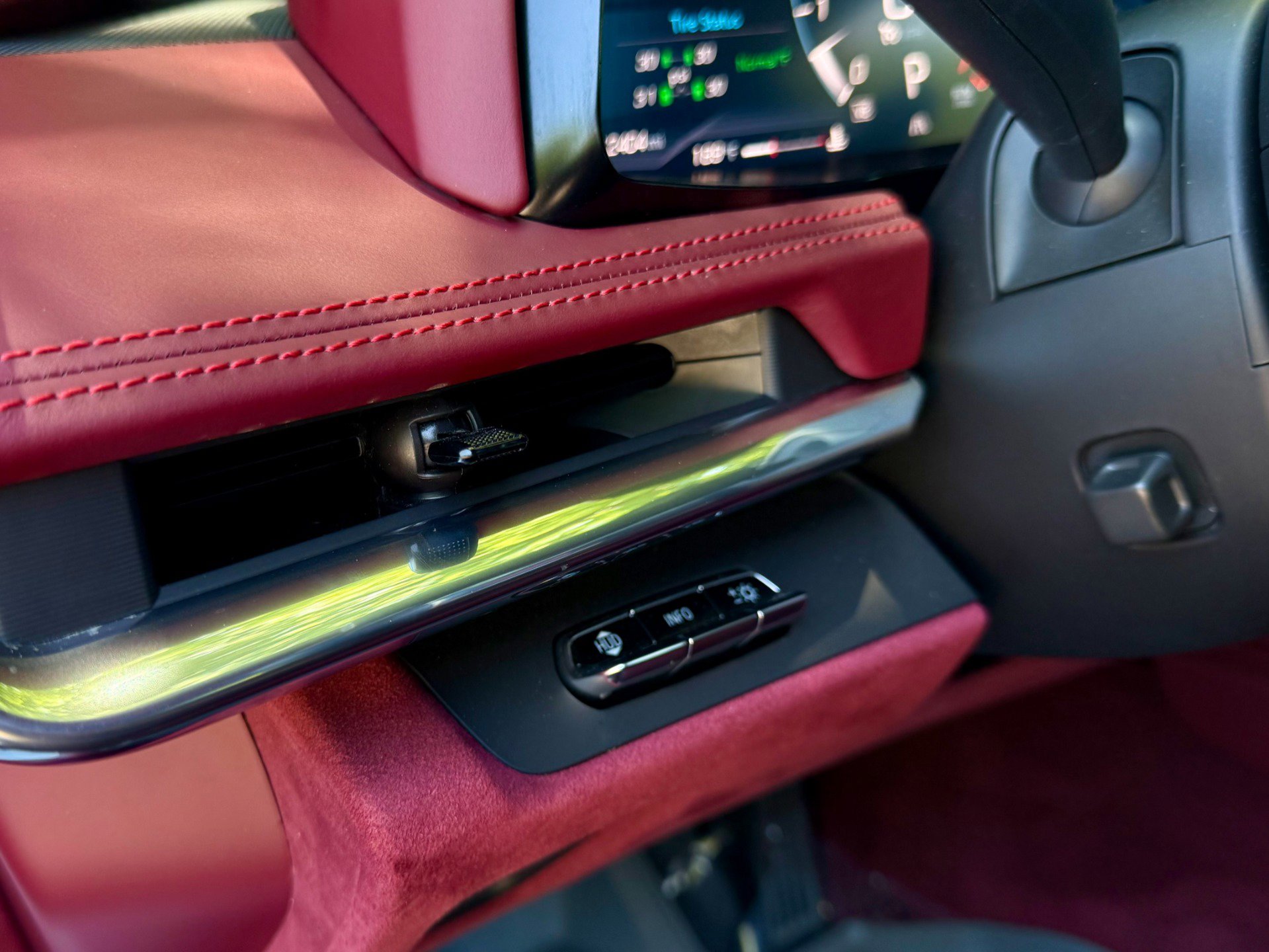Used 2020 Chevrolet Corvette Stingray Premium Conv w/ 3LT Preferred Equipment Group RWD image 28