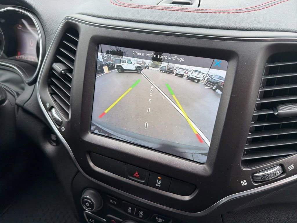 Certified 2022 Jeep Cherokee Trailhawk w/ Trailer Tow Group image 22