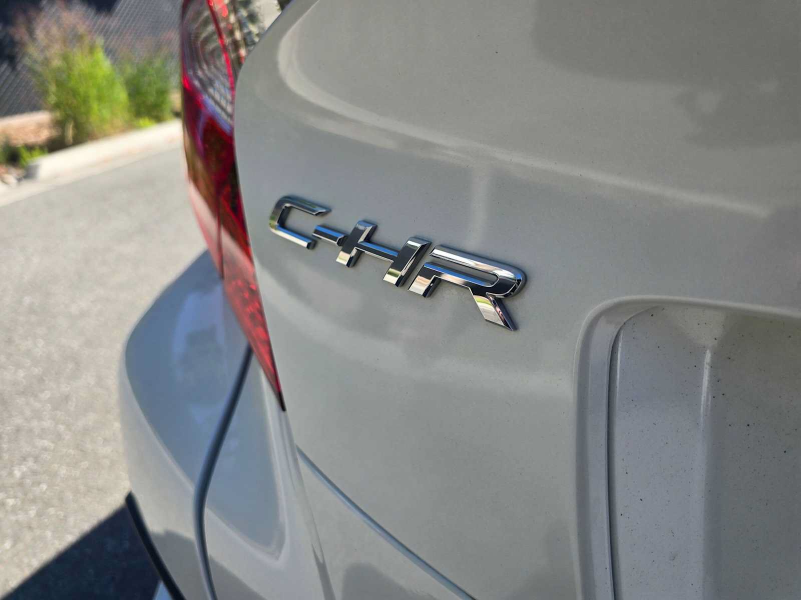 Used 2019 Toyota C-HR XLE FWD image 13