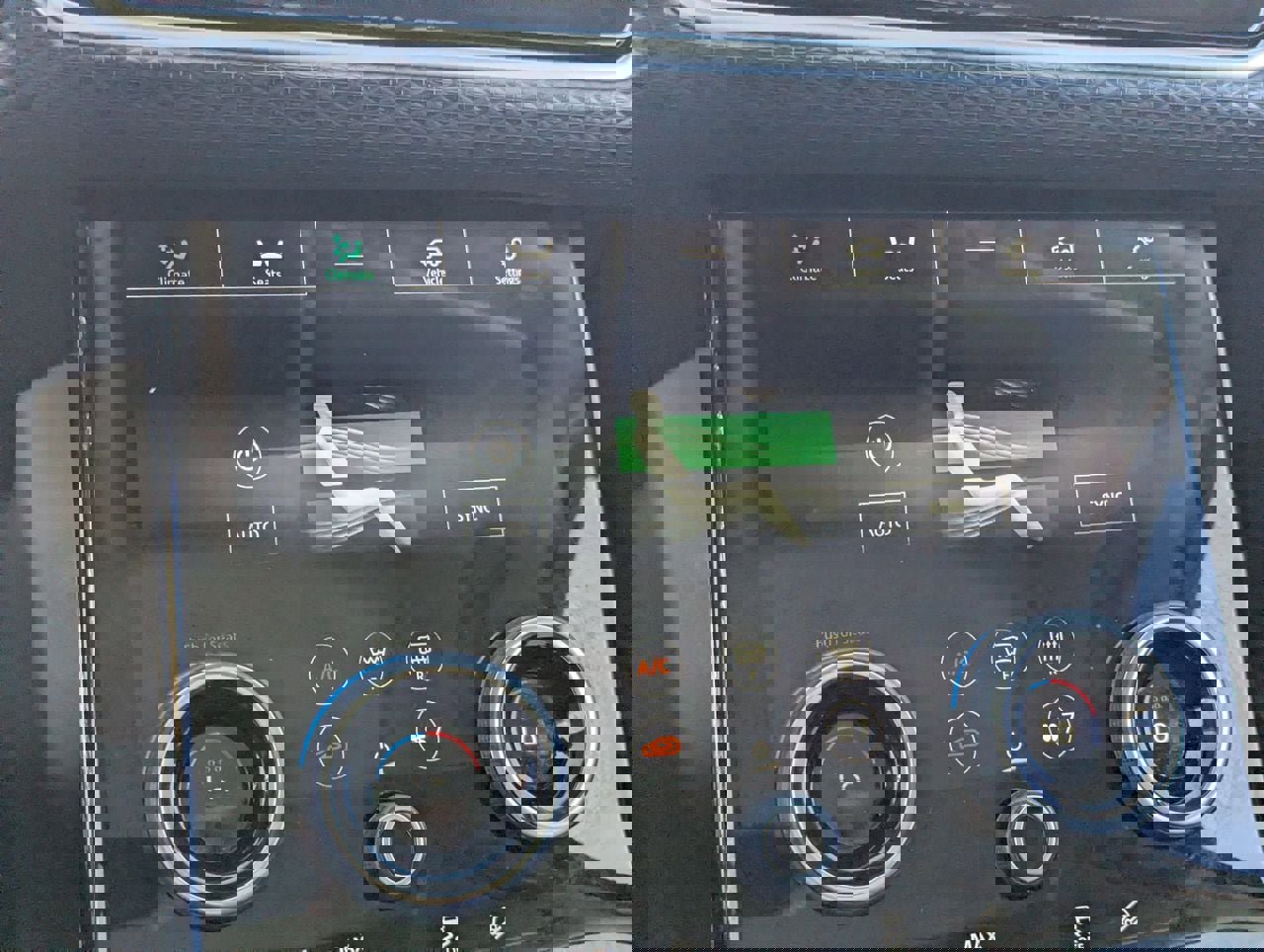 Used 2018 Land Rover Range Rover Velar S AWD/4WD image 25