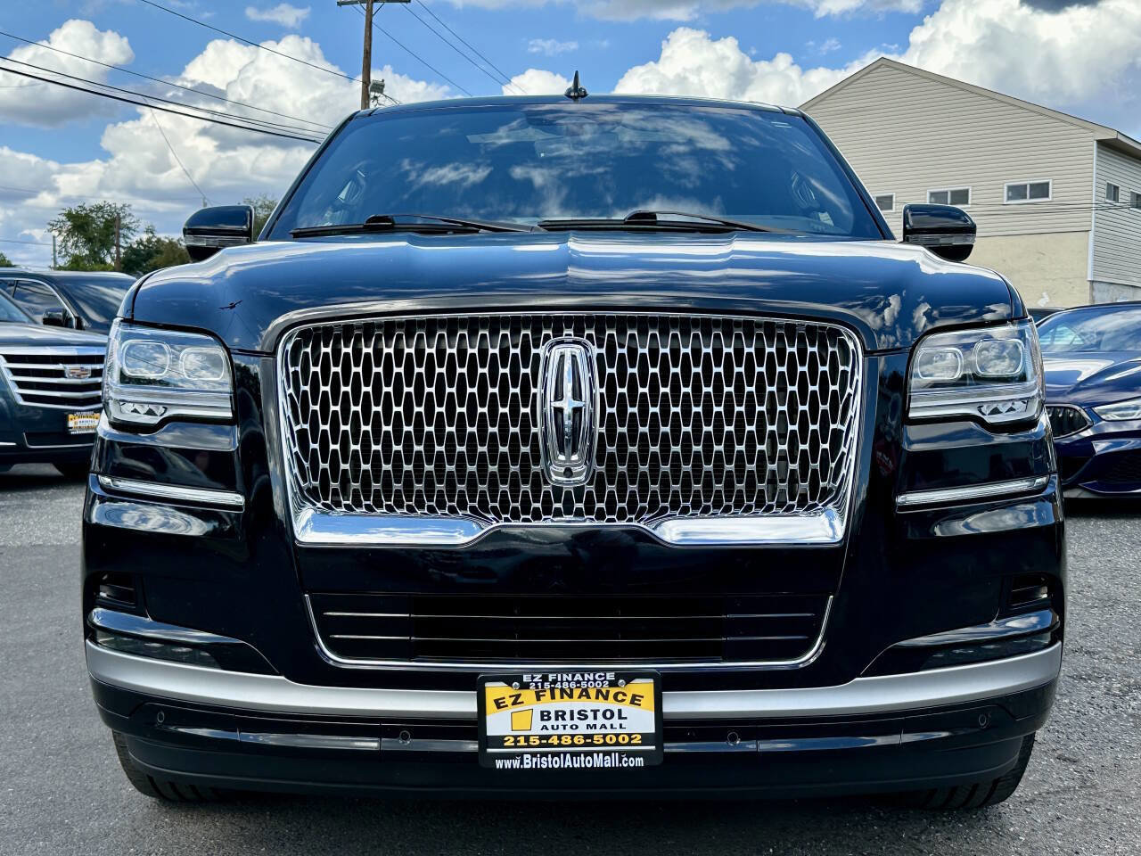 Used 2022 Lincoln Navigator Reserve image 3