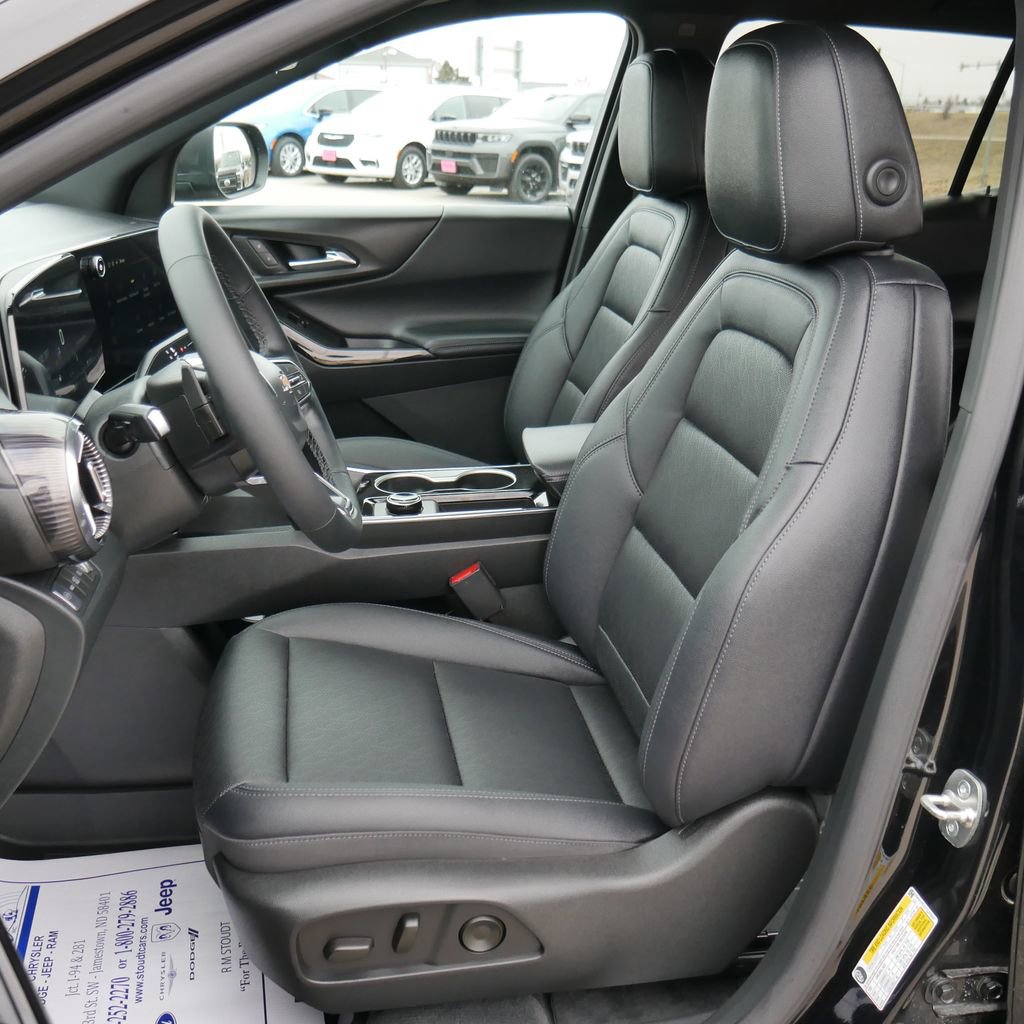 Used 2026 Chevrolet Equinox LT w/ Convenience Package II image 4