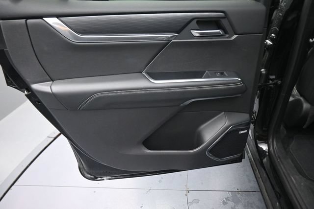 Used 2025 GMC Acadia Elevation FWD image 19