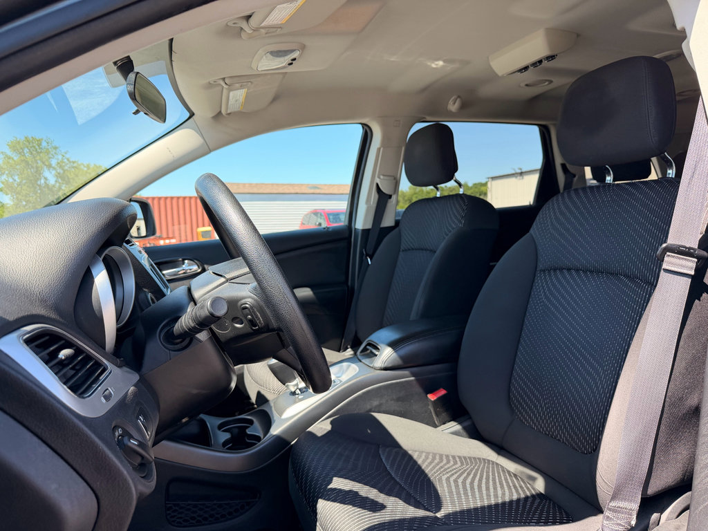 Used 2017 Dodge Journey SE w/ Flexible Seating Group FWD image 10