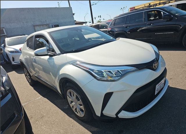 Used 2021 Toyota C-HR LE FWD image 2