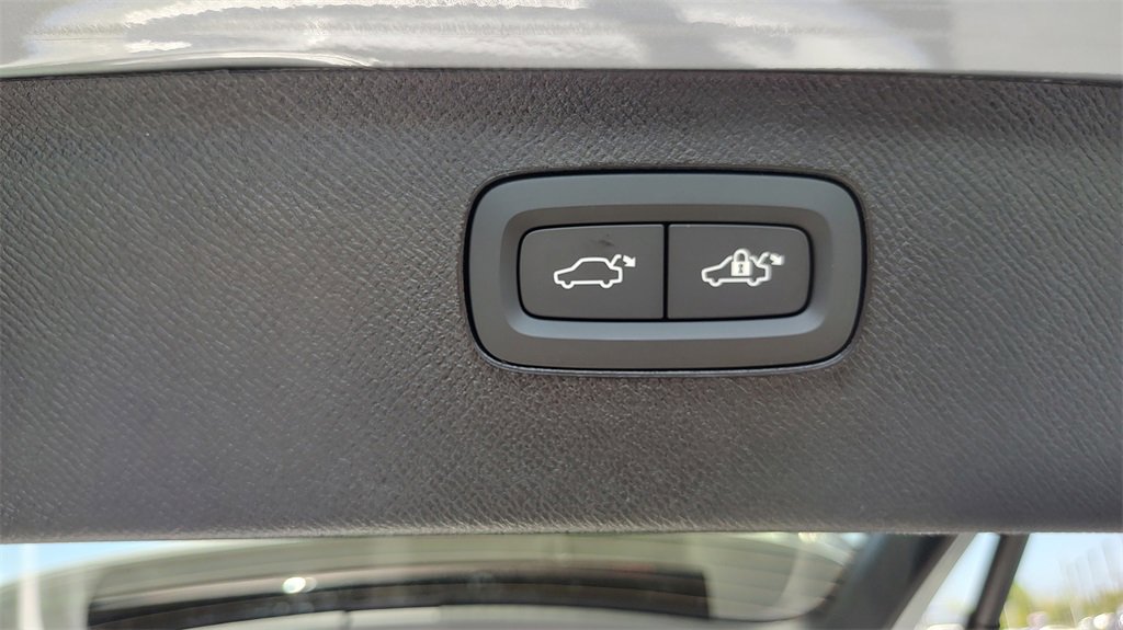 New 2026 Volvo XC90 B6 Plus w/ Protection Package image 32
