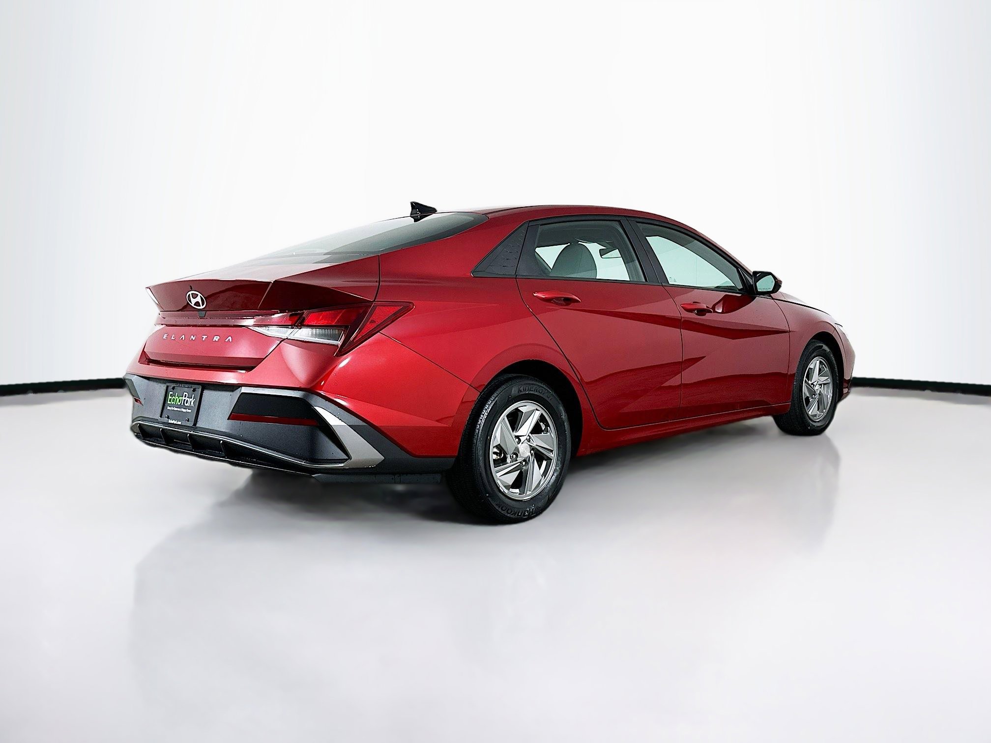 Used 2024 Hyundai Elantra SE FWD image 9
