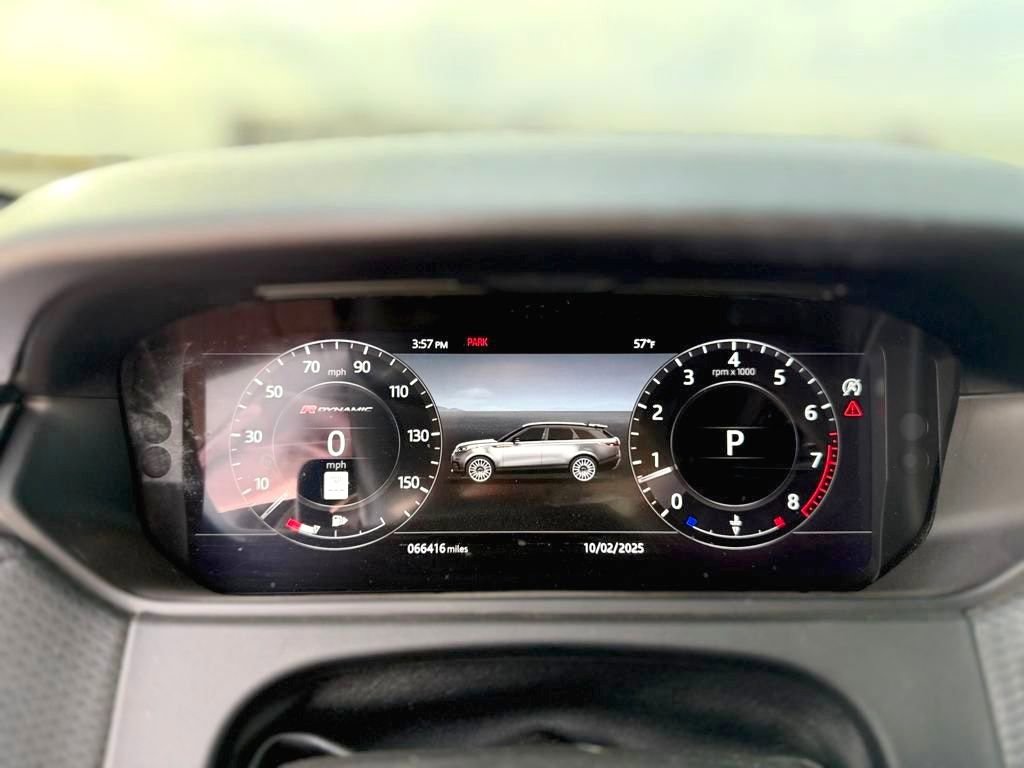 Used 2018 Land Rover Range Rover Velar R-Dynamic SE AWD/4WD image 33