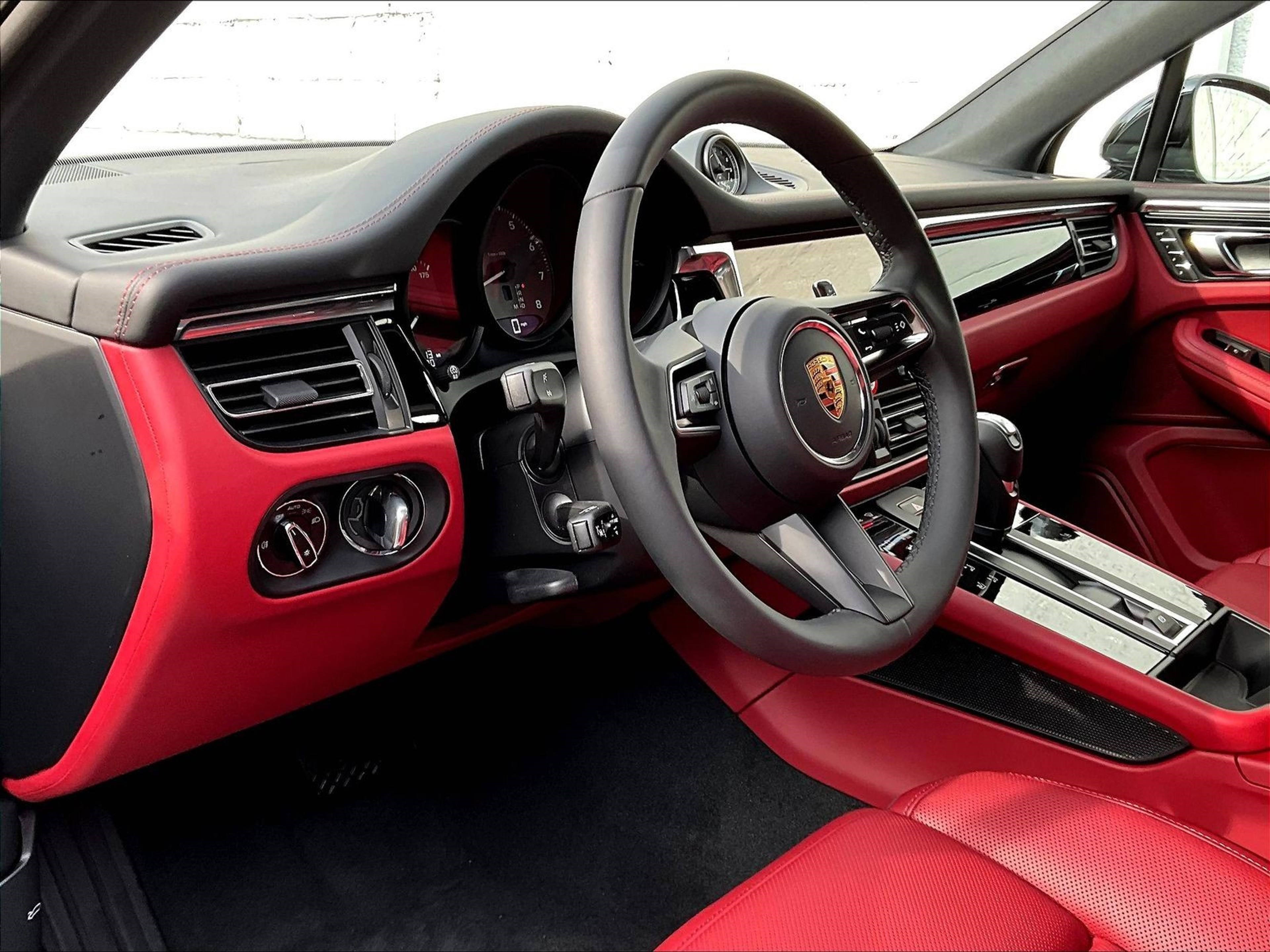 New 2026 Porsche Macan S image 4