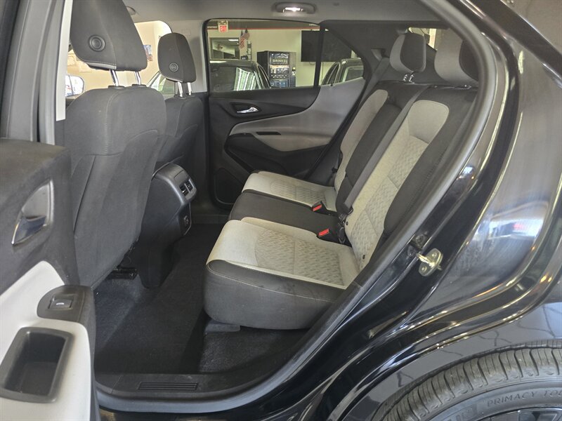 Used 2023 Chevrolet Equinox LS w/ LS Convenience Package FWD image 11