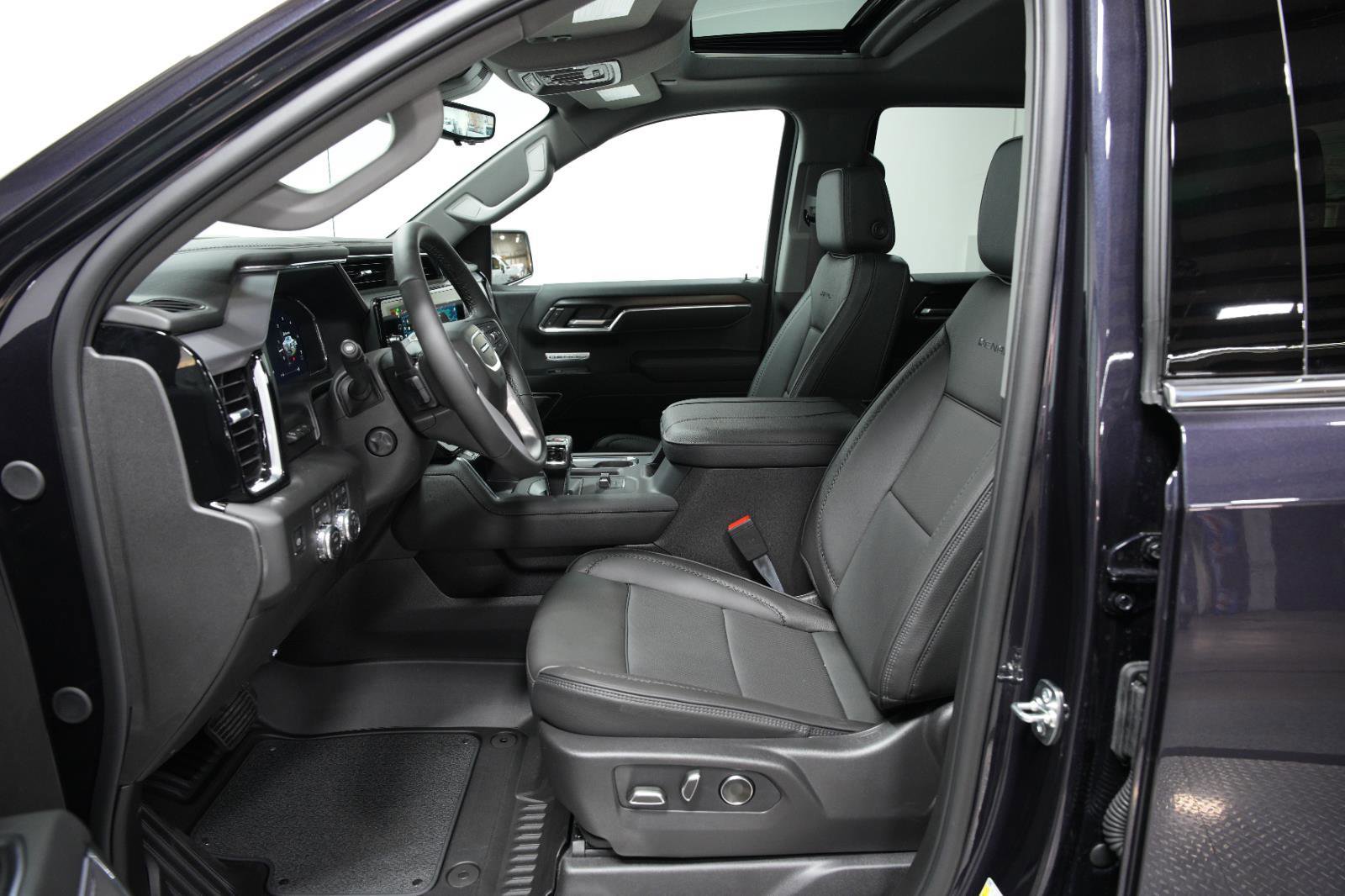 New 2026 GMC Sierra 1500 Denali w/ Denali Reserve Package image 30