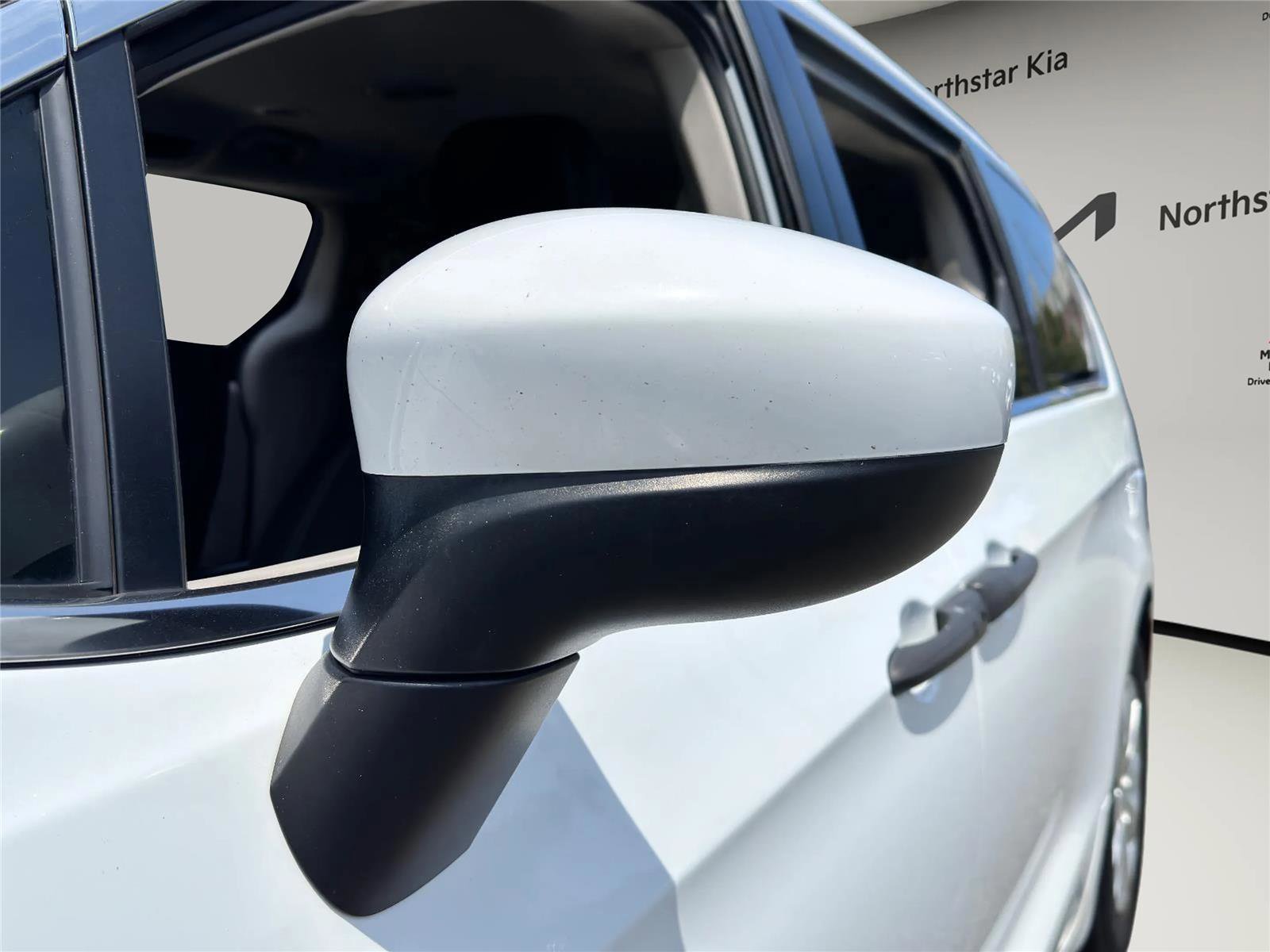 Used 2020 Chrysler Voyager L image 30