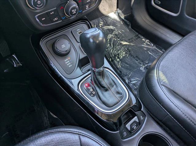 Used 2021 Jeep Compass Limited w/ Sun and Sound Group AWD/4WD image 13