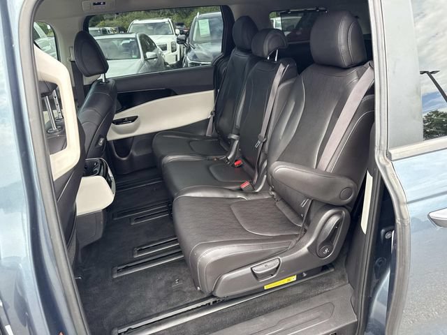 Used 2024 Kia Carnival EX FWD image 16