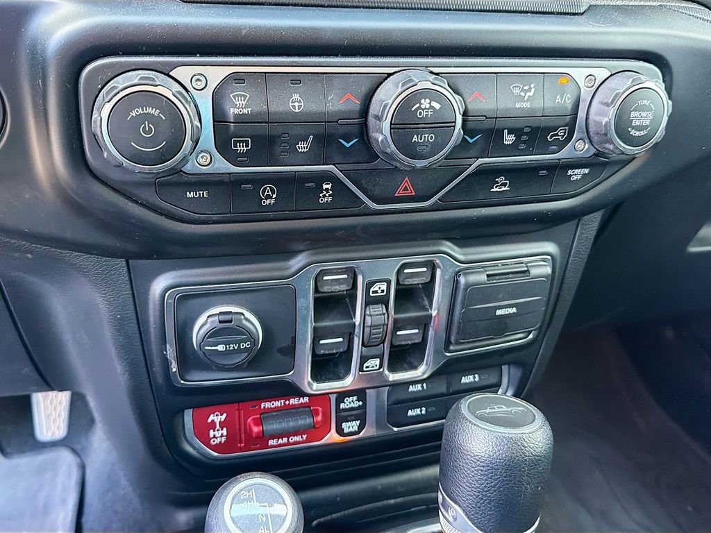 Used 2022 Jeep Gladiator Rubicon w/ Cold Weather Group AWD/4WD image 14