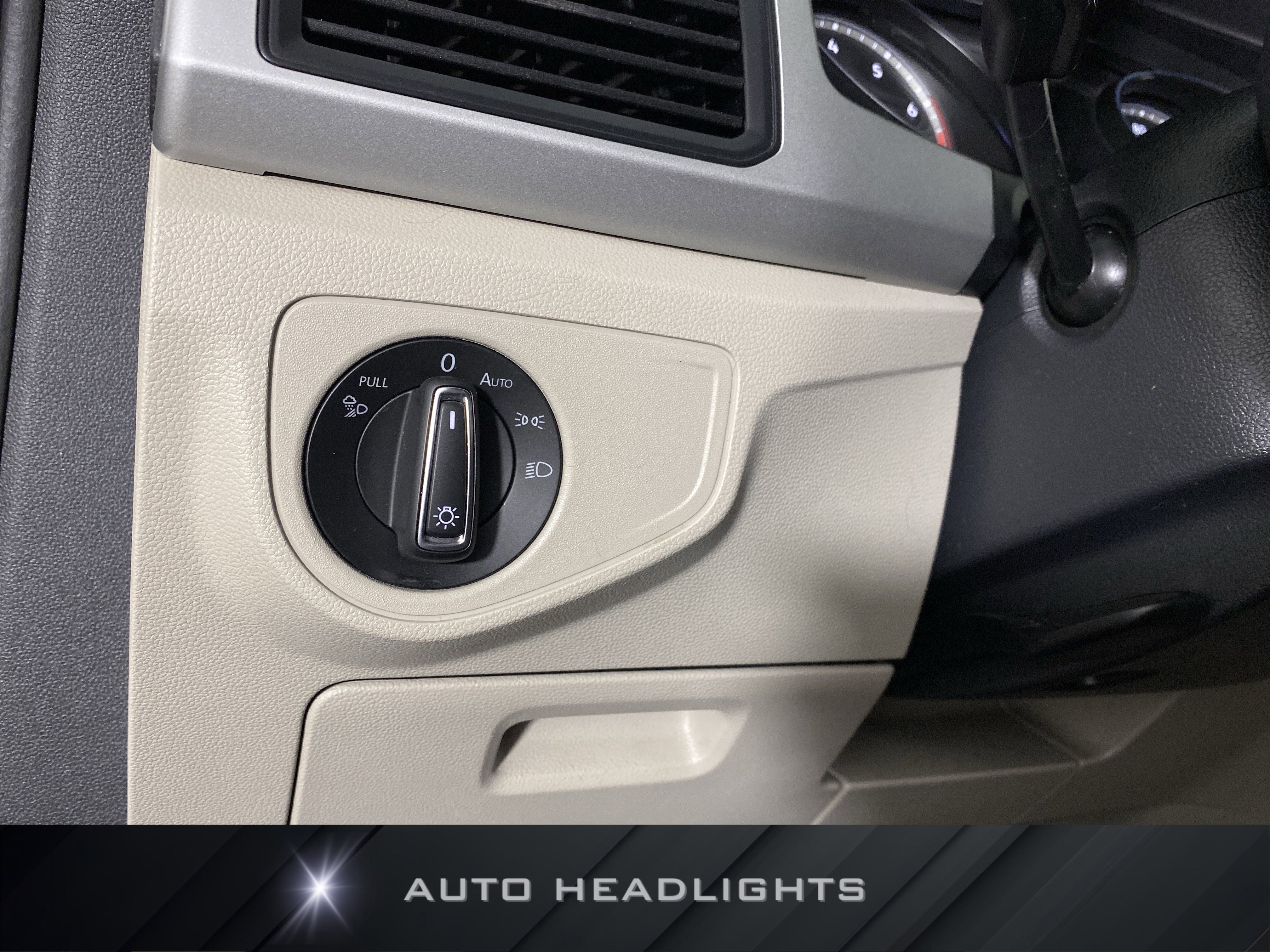 Used 2021 Volkswagen Atlas SE w/ Panoramic Sunroof Package image 25