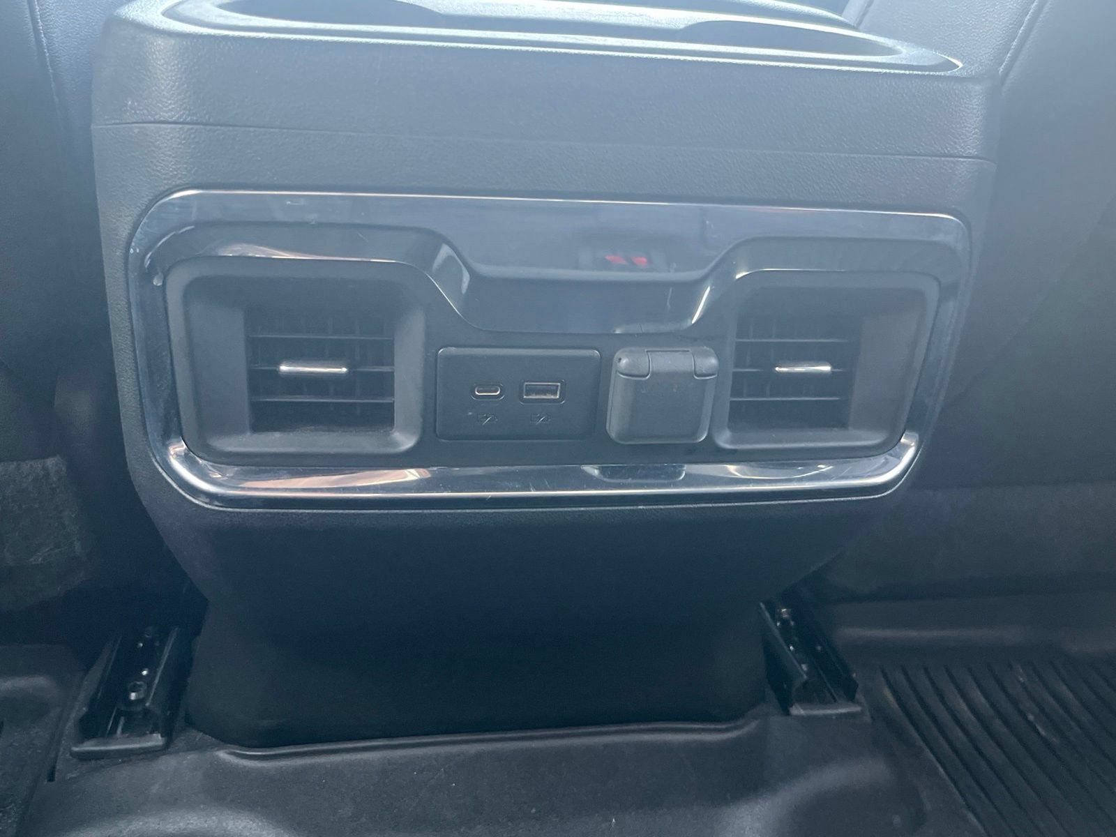 Used 2022 GMC Sierra 3500 AT4 w/ AT4 Preferred Package AWD/4WD image 15