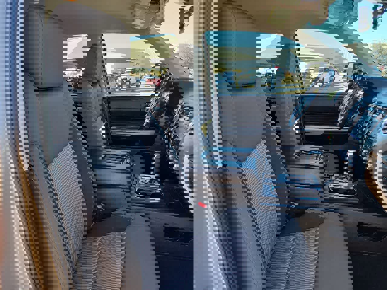 Used 2016 Toyota Tundra SR5 w/ SR5 Upgrade Package image 18